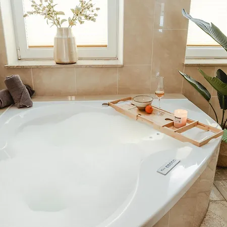 Apartmán Luxus - Fuer Gruppen & Familien Mit Whirlpool, Terrasse & Grill- Lage