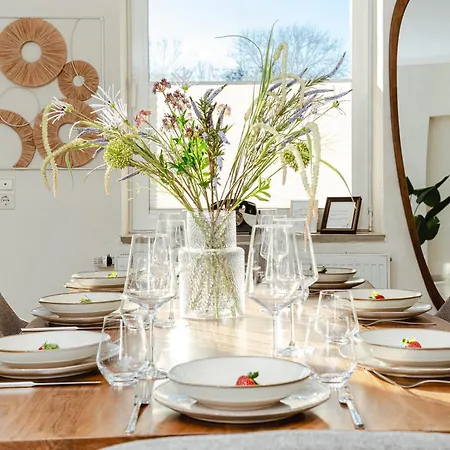 Premium Feelgood Gruppenapartment - Bis Zu 8 Personen - 120 Qm - 2 Baeder - Whirlpool, Sonnenterrasse & Grill - Im Herzen Kassels Apartment *