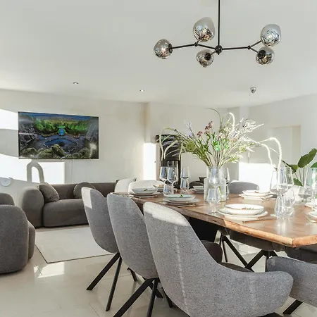 Premium Feelgood Gruppenapartment - Bis Zu 8 Personen - 120 Qm - 2 Baeder - Whirlpool, Sonnenterrasse & Grill - Im Herzen Kassels *