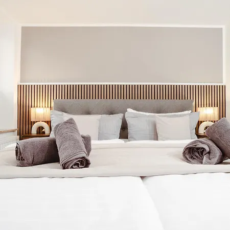 Premium Feelgood Gruppenapartment - Bis Zu 8 Personen - 120 Qm - 2 Baeder - Whirlpool, Sonnenterrasse & Grill - Im Herzen Kassels Apartment *