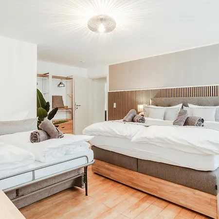 Premium Feelgood Gruppenapartment - Bis Zu 8 Personen - 120 Qm - 2 Baeder - Whirlpool, Sonnenterrasse & Grill - Im Herzen Kassels