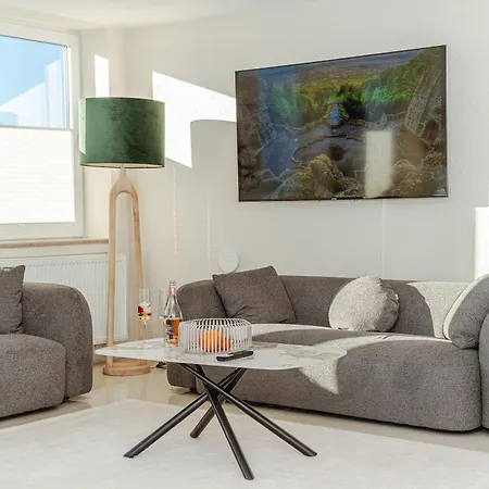 Apartment Premium Feelgood Gruppenapartment - Bis Zu 8 Personen - 120 Qm - 2 Baeder - Whirlpool, Sonnenterrasse & Grill - Im Herzen Kassels