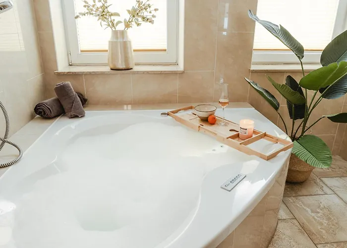 Apartment Feelgood Luxus - Fuer Gruppen & Familien Mit Whirlpool, Terrasse & Grill - Lage