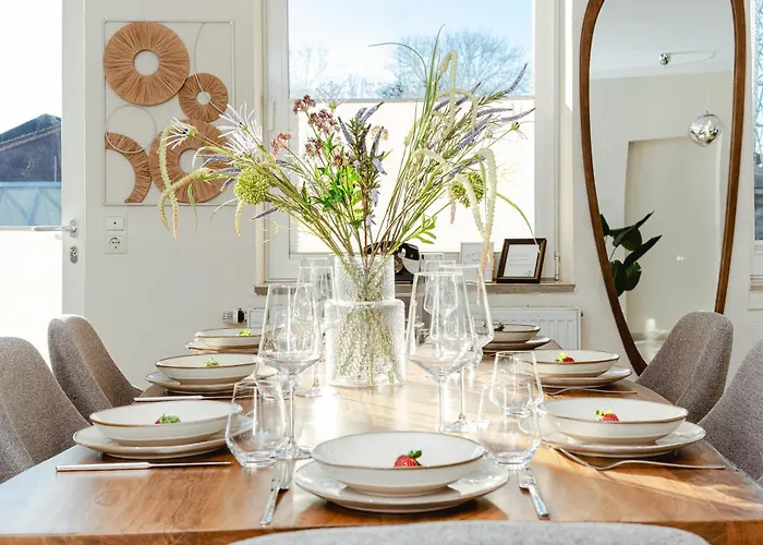 Luxus - Fuer Gruppen & Familien Mit Whirlpool, Terrasse & Grill- Lage Apartmán *