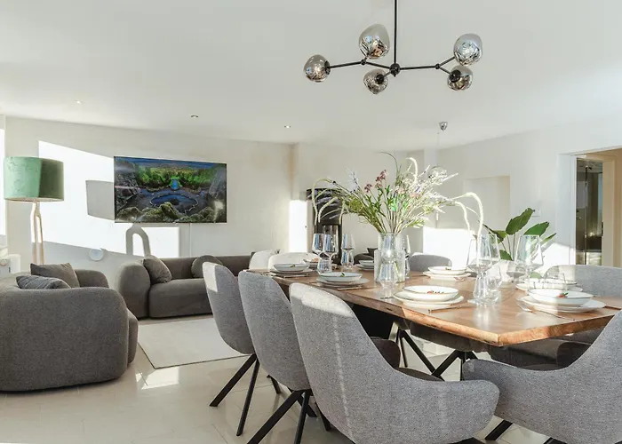 Luxus - Fuer Gruppen & Familien Mit Whirlpool, Terrasse & Grill- Lage *