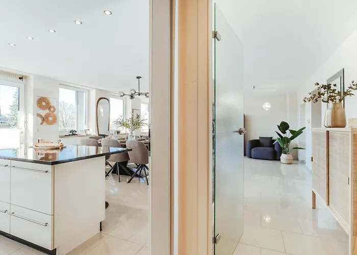 Luxus - Fuer Gruppen & Familien Mit Whirlpool, Terrasse & Grill- Lage Apartmán *